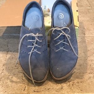 Ladies nubuck sneakers